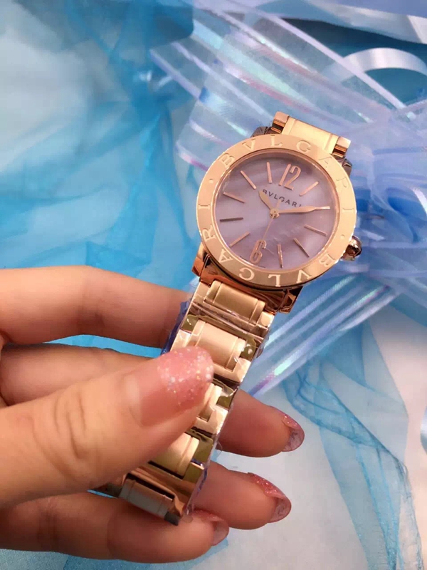 ブルガリ時計正面デザイン